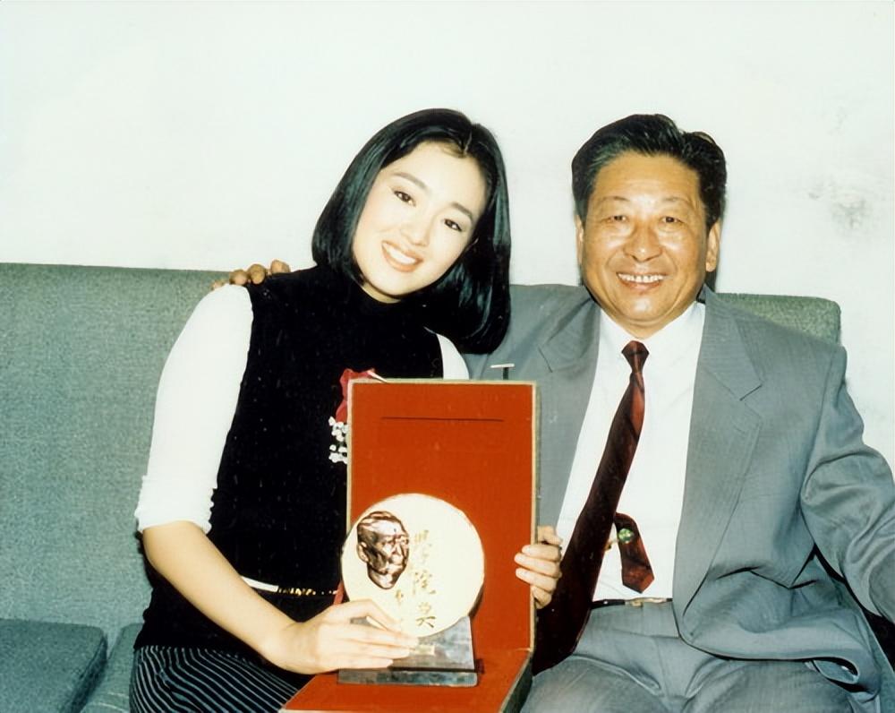 与初恋恩爱41年的老戏骨陈宝国，如今最大心病就是不火的演员儿子
