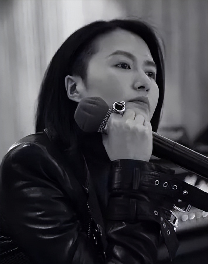 “民族摇滚乐女王”谭维维：错失超女冠军后，用12年完成了蜕变