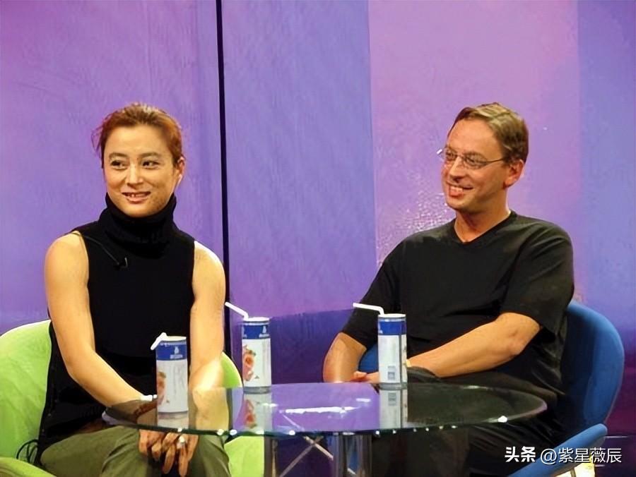 和丈夫离婚后嫁给犹太人的李玲玉，过着AA制生活，却直言很享受