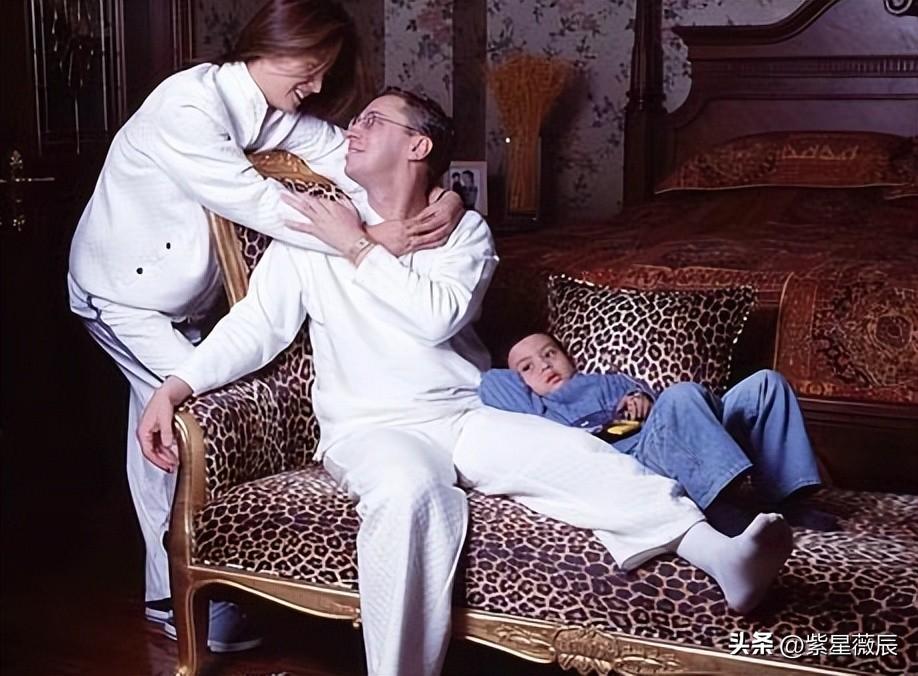 和丈夫离婚后嫁给犹太人的李玲玉，过着AA制生活，却直言很享受