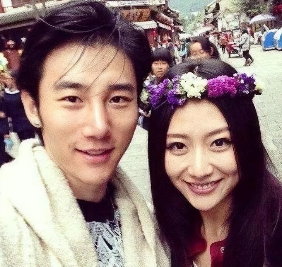 曾被成龙提携英皇力捧的白冰，如今成为单身妈妈，她经历了什么？