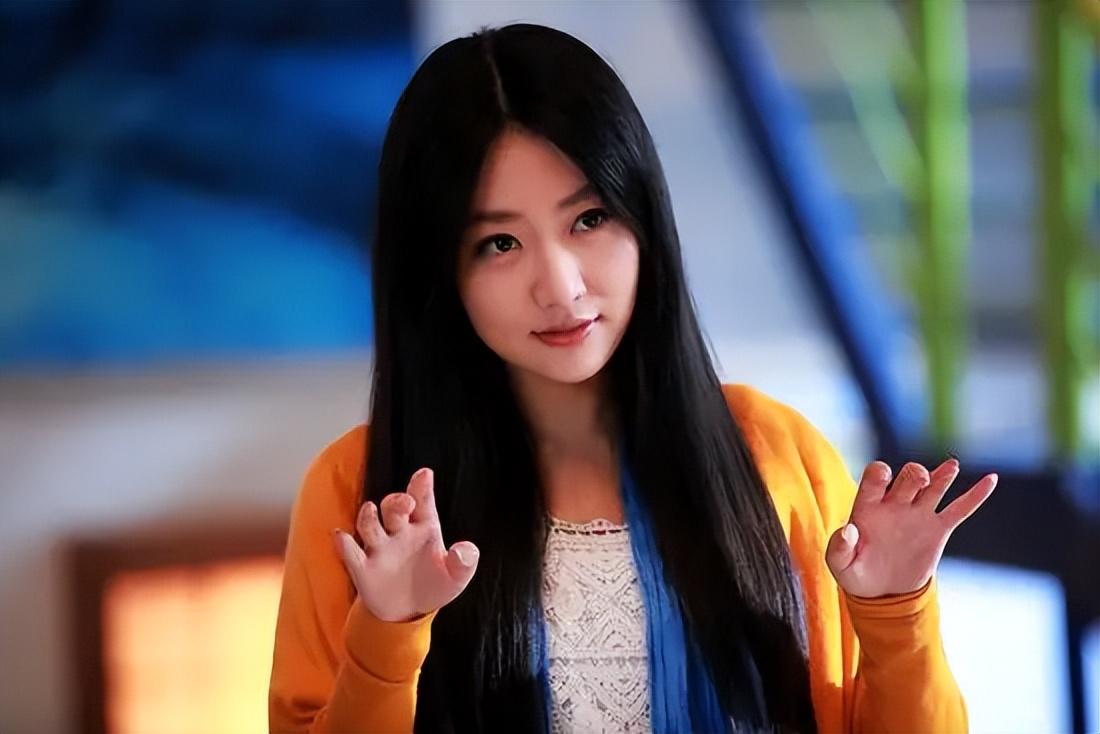 曾被成龙提携英皇力捧的白冰，如今成为单身妈妈，她经历了什么？