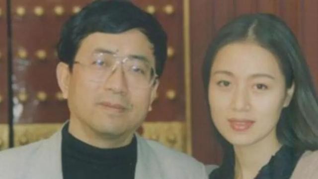 余秋雨：糟糠之妻打工赚钱养家，大红之后被抛弃，娶“唐僧母亲”