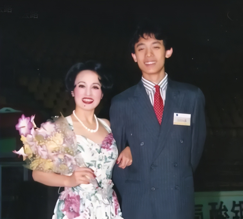 离婚47年至今单身的朱明瑛，忘不了儿子成长中的泪与痛