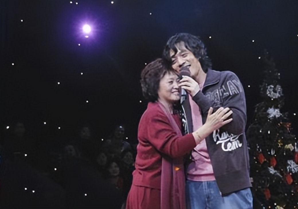 离婚47年至今单身的朱明瑛，忘不了儿子成长中的泪与痛
