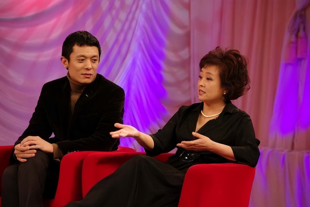 离婚47年至今单身的朱明瑛，忘不了儿子成长中的泪与痛