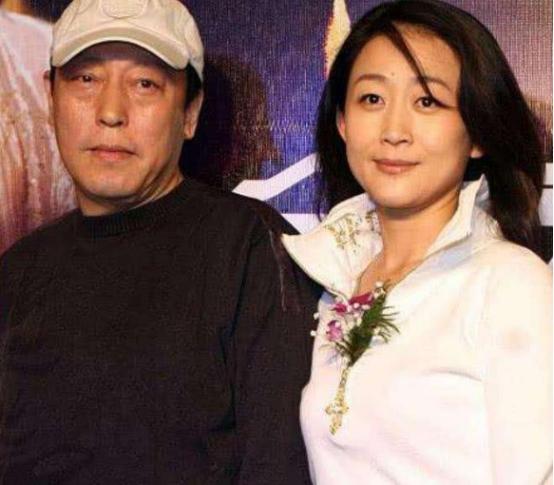 倪大红：娶倪萍妹妹当老婆，结婚三十多年无绯闻，成功离不开妻子
