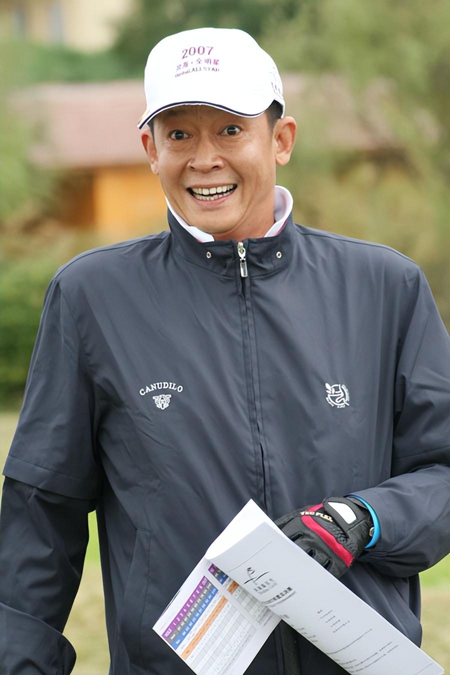 曾因丑拍戏一半被导演辞退的王志文，如今却成一代“风流”视帝