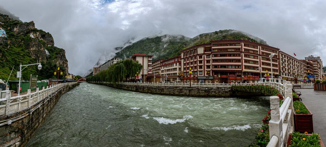 5.康定古城