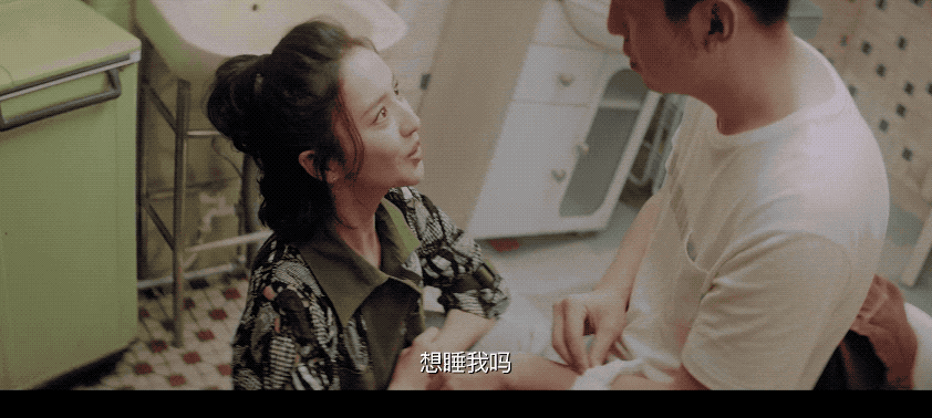 苦熬6年演技才走红的雷佳音，娶同学为妻，家庭幸福成人生赢家