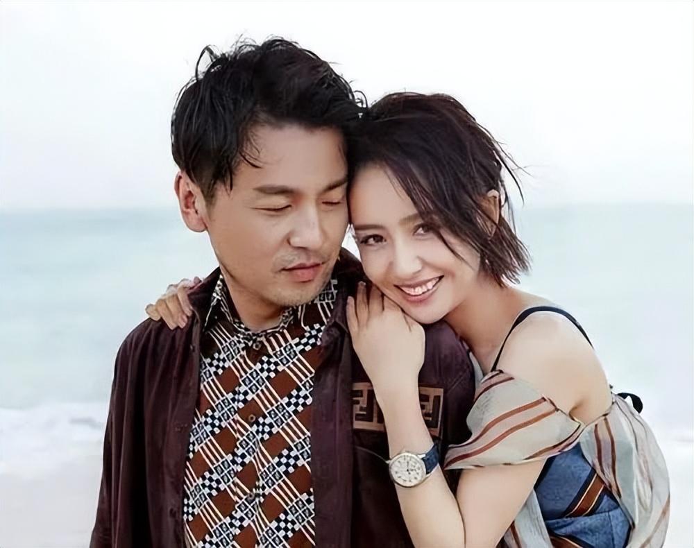 雷佳音荣获“最佳男演员”，荣誉的背后，离不开老婆翟煦飞的支持