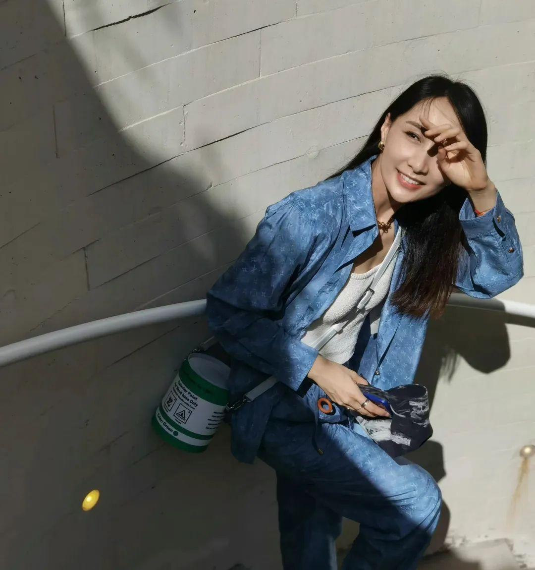 雷佳音荣获“最佳男演员”，荣誉的背后，离不开老婆翟煦飞的支持