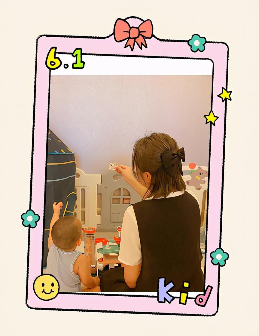 马丽首晒母子合照，哄1岁儿子玩飞机好温馨，小11岁老公疑亲掌镜