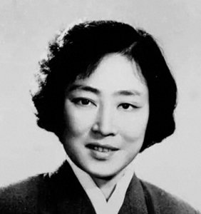 ​30年代，秦腔演员孟遏云接连因美貌被囚：染毒瘾，入狱后被刺字