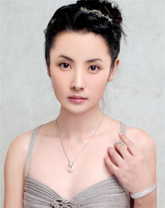 ​杨明娜：41岁结婚生子，44岁与演员田亮对簿公堂离婚，如今怎样了