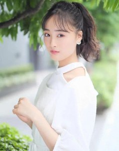 ​日本年轻女演员大友花恋
