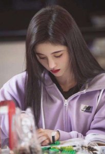 ​短发美女明星大全（留短发很美的6位女星，长发时期平平无奇，一剪短发气质就