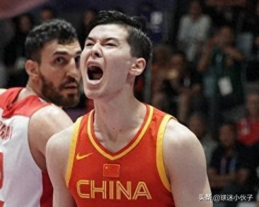 ​男篮当红小星的成长之路，技术特点分析，这个小伙讨人喜欢！