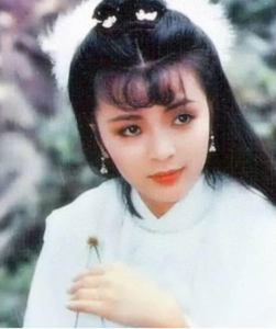 ​“小龙女”陈玉莲情史坎坷，巅峰时息影，如今62岁带发修行仍单身