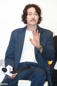 ​苏志燮赵恩静官宣结婚，两人相差17岁却被赞般配，皆因人气对等？