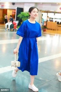 ​李兰迪个人资料（99年的李兰迪现身机场）