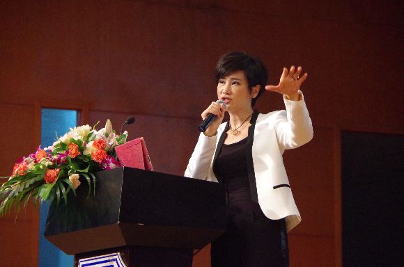吴小莉简历