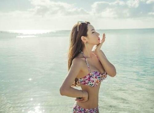 吴莫愁和哈林结婚照
