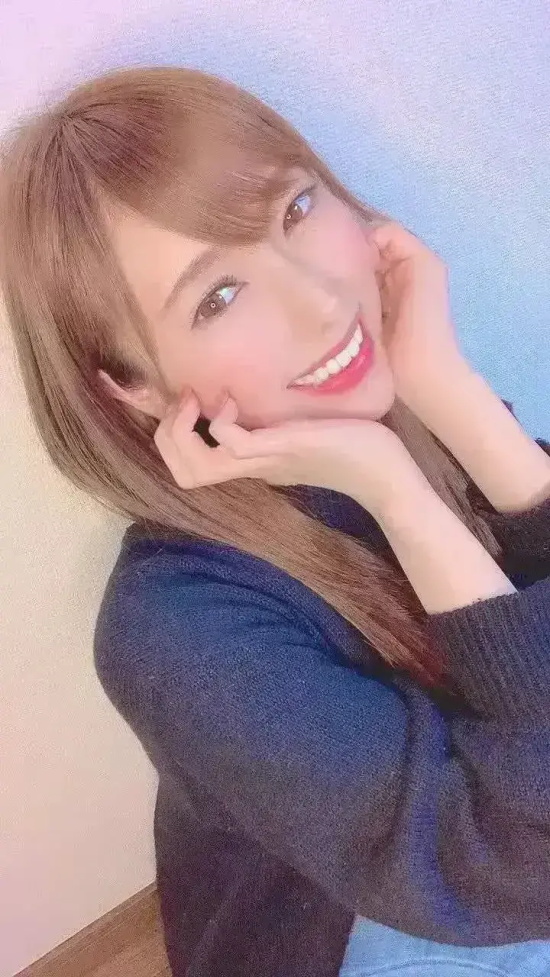 肌肉与梦想并存的七海蒂娜美图合集，漫画般的尖脸女孩！