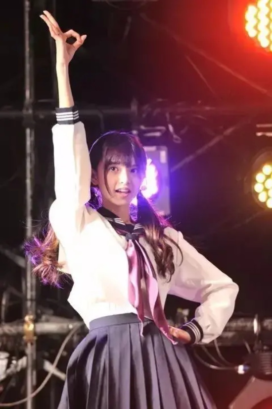 “被神选中的美少女”斋藤飞鸟，世界上脸最小的女人