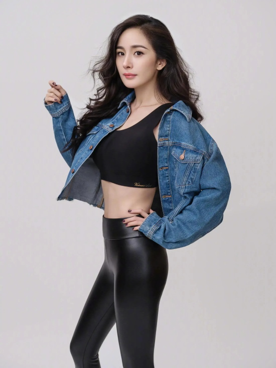 美女明星杨幂：韵味美图写真合集欣赏，依旧风姿绰约,明艳动人