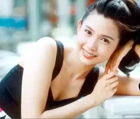 童年女神邱淑贞，早期性感美艳写真和经典剧照图片分享