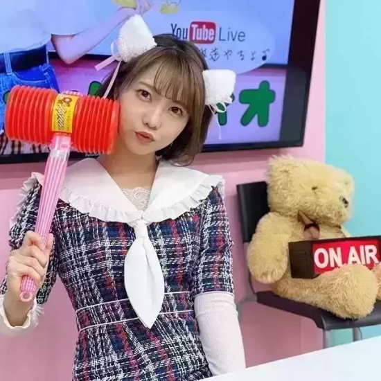 有趣的女人户田真琴美图分享，事务所争抢的新人！