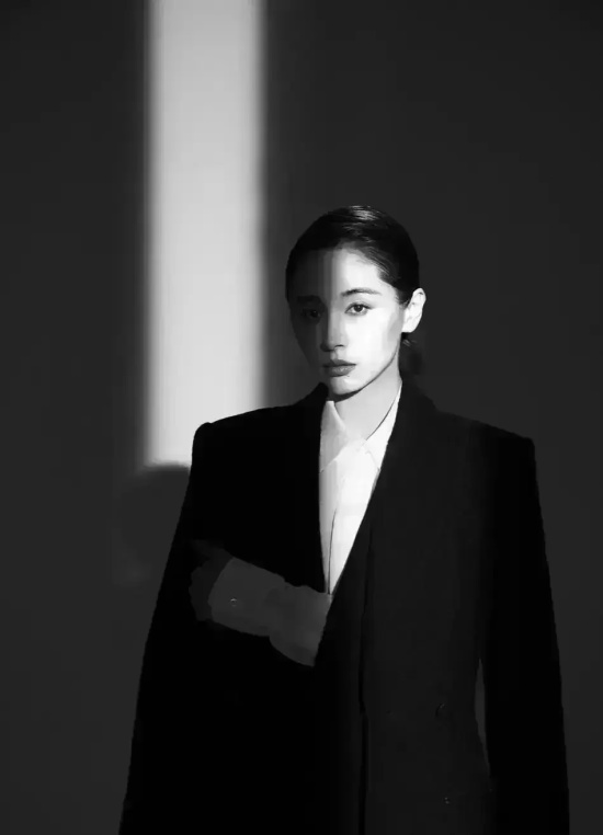 王子文超飒写真合集，古灵精怪而又肆意洒脱