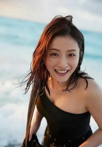 ​可爱与性感兼备的最强容貌“十元”，石原里美高清写真合集赏析