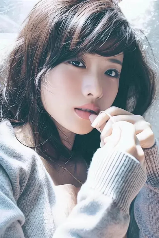 可爱与性感兼备的最强容貌“十元”，石原里美高清写真合集赏析