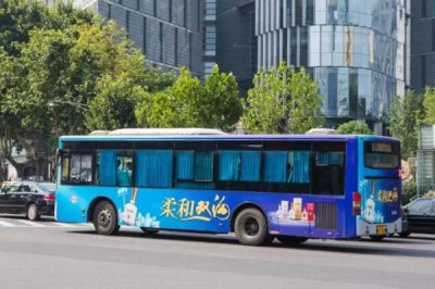 ​泸州老窖金镶玉银装38度(泸州老窖金镶玉银装38度价格)