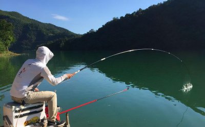 ​钓鲤鱼调漂的正确方法调几目（钓鲤鱼调几目钓几目最佳）