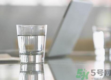 白开水隔几天还能喝吗？喝白开水要注意什么？