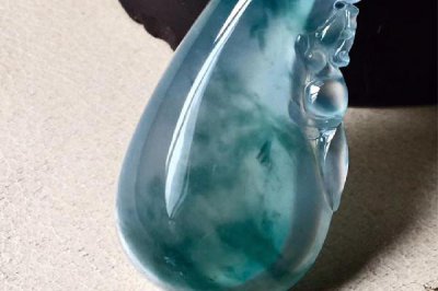​冰种翡翠和糯种翡翠哪个好 冰种翡翠有种嫩的吗