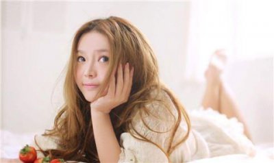 ​两个人同时追一个女生，怎么获胜？