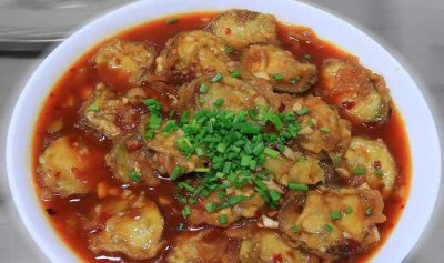 ​鱼香茄饼：制霸美食圈的营养小食，汤汁红亮，压轴美食学起来