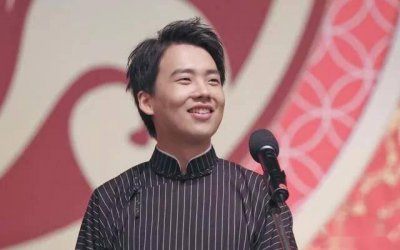 ​郭麒麟与美女聚餐到天亮，疑曝光新恋情，还曾带蒋依依回德云社