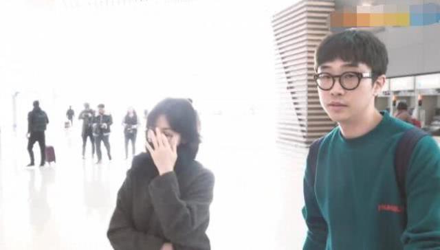 宋仲基出轨宋慧乔闺蜜，宋慧乔婚变传闻后首现身，宋慧乔未戴婚戒