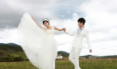 ​张杰谢娜又爆离婚？真OR假，曾经大理旅拍婚纱照记录他们的爱情