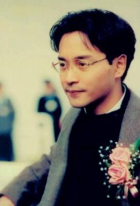 ​张国荣葬礼直击，明星大咖云集，五万民众送行