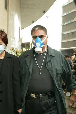 张国荣葬礼直击，明星大咖云集，五万民众送行
