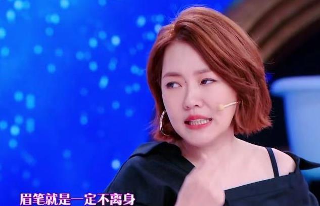 章子怡纯素颜露面，40岁的状态很真实，网友：不画眉毛气质差太多
