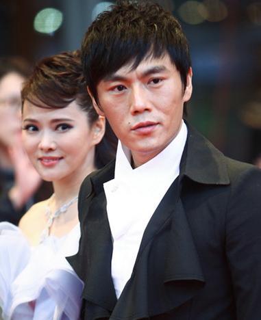 秦昊伊能静婚后恩爱，相差10多岁真的是缘分！