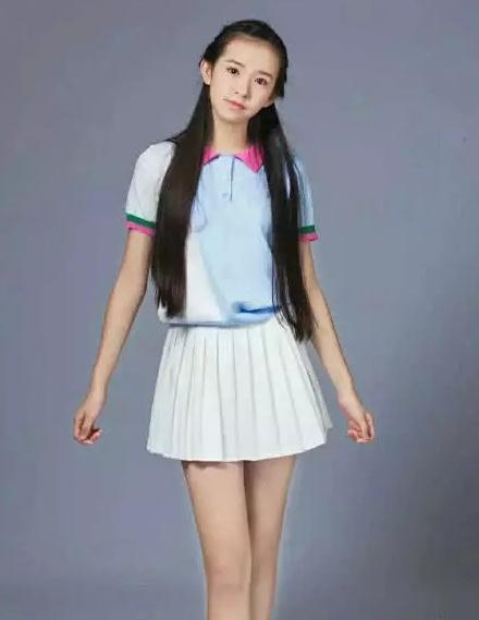 程潇亲妹妹也太好看了吧！五官精致超有气质，路人：长得像杨幂