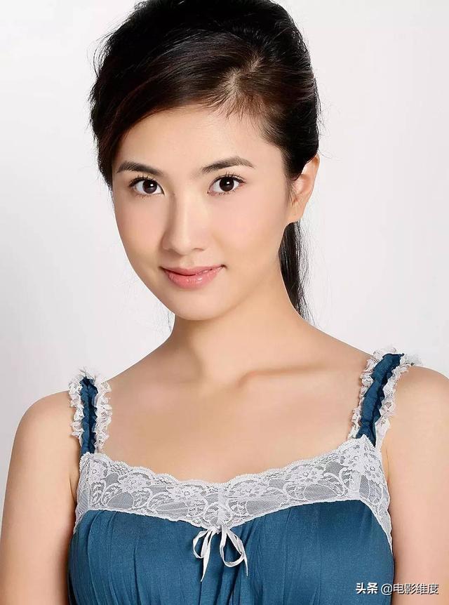 38岁边潇潇嫁金牌导演，今怀二胎生活滋润，只可惜印小天前程尽毁